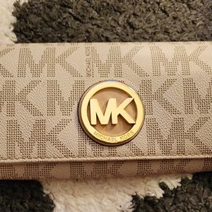 Micheal Kors - Fulton Genuine Leather wallet